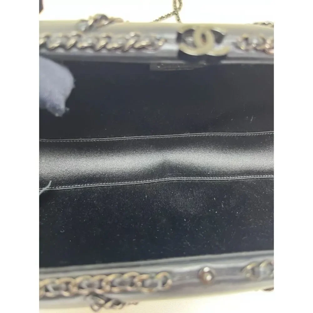 CHANEL brand color
